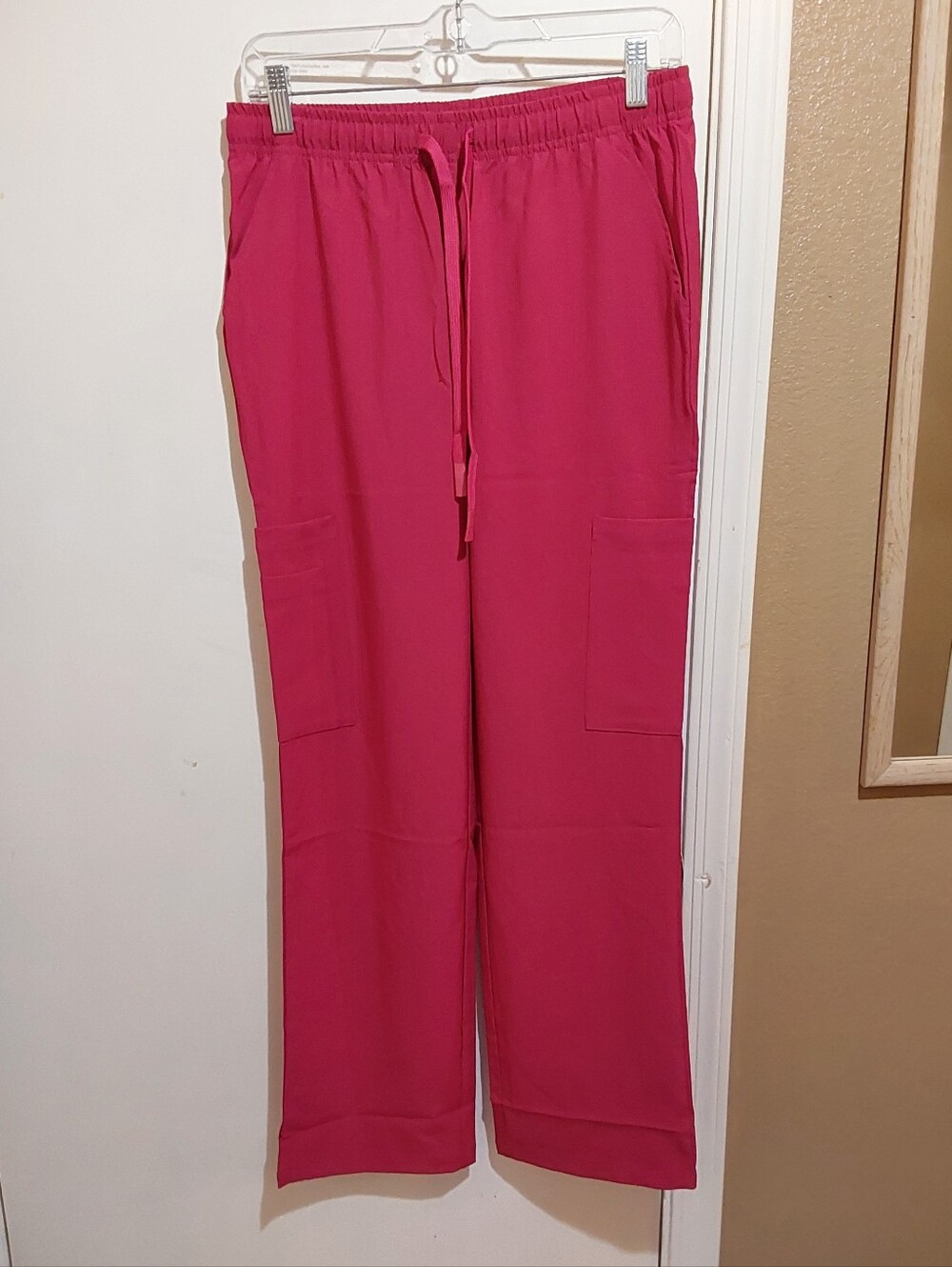 🌺 NWT Cozyfit Bright Pink Medical Scrub Set - Picture 2 of 15